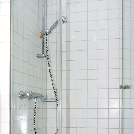 Ibis Budget Hotell 2*