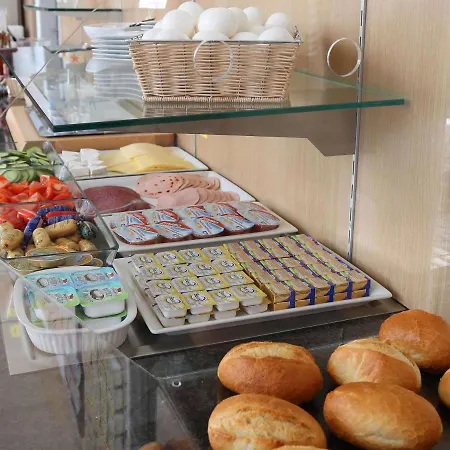 Ibis Budget Hotel 2*