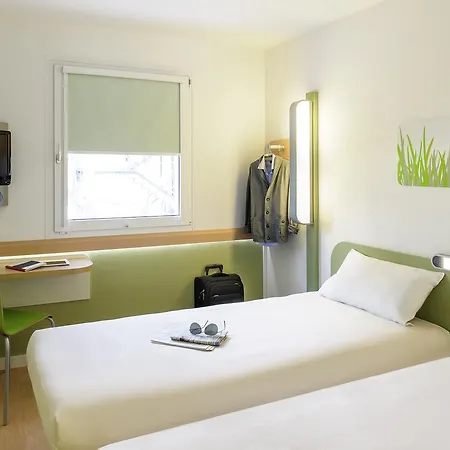 Отель Ibis Budget 2*
